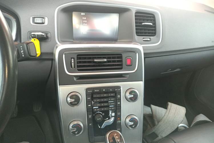 Used Volvo S60 2016 S60L T4 Zhiyuan Edition
