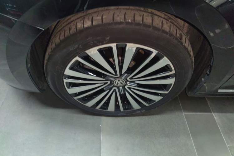 Used Volkswagen Passat 2019 330TSI Luxury Edition China VI Standard