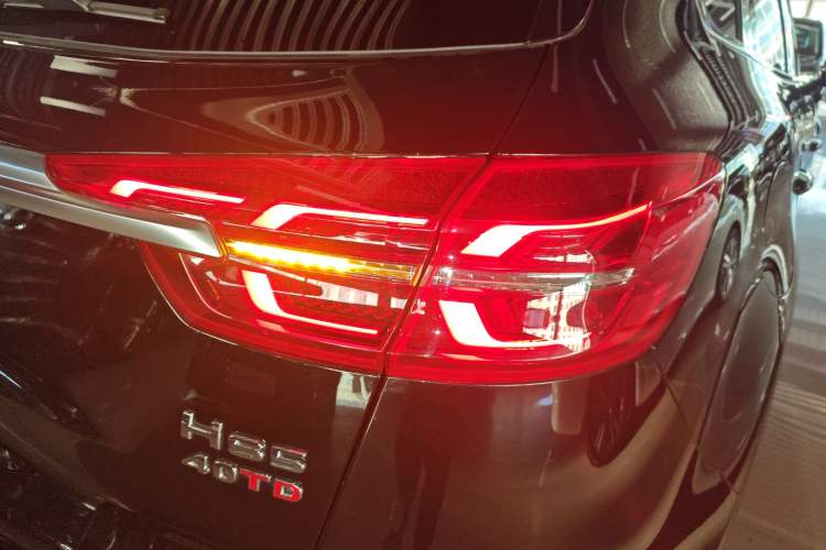 Used Hongqi HS5 2022 Facelifted Version 2.0T Smart Connect Flagship All-Wheel-Drive Edition