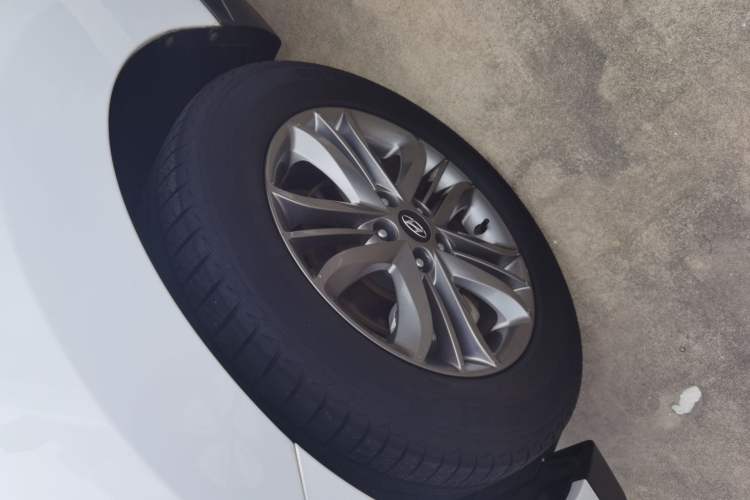 Used Hyundai ix35 2015 2.0L Automatic 2WD Smart Version China V Standard
