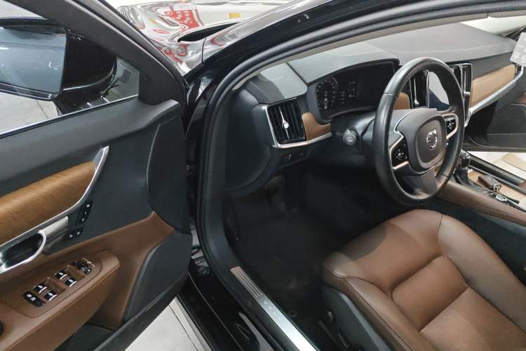 Used Volvo S90 2019 T5 Zhiyi Edition
