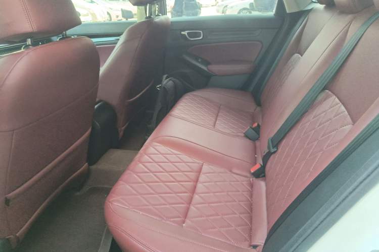 Used Honda Civic 2023 240TURBO CVT Dynamic · Center Stage Special Edition
