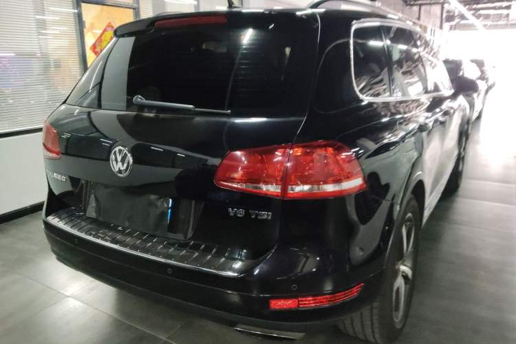 Used Volkswagen Touareg 2011 3.0 TSI Comfort Version