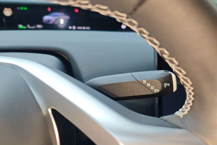 Used  12 2023 700 Three-Laser Rear-Wheel Drive Luxury Edition
