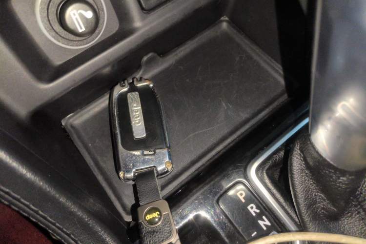 Used  Commander 2018 2.0T Two-Wheel Drive Enjoy Edition China V
