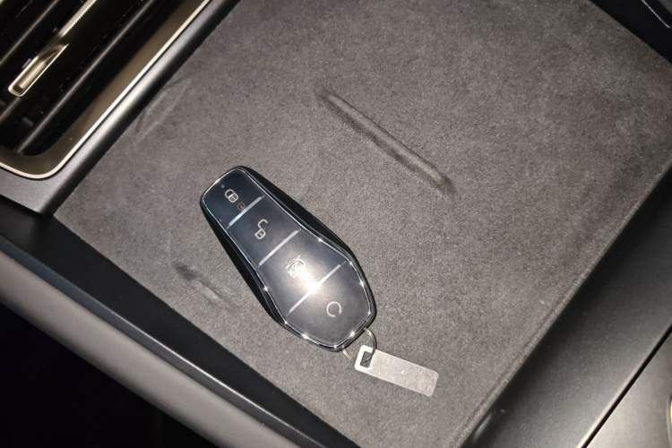 Used BYD Qin L 2024 DM-i 120KM Excellence Model
