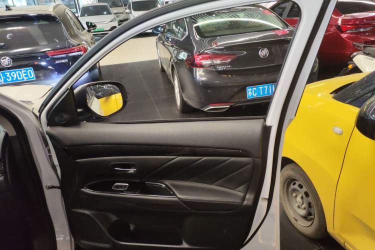 Used Mitsubishi Outlander 2019 2.0L Two-Wheel Drive Comfort Edition 5 Seats China VI Standard
