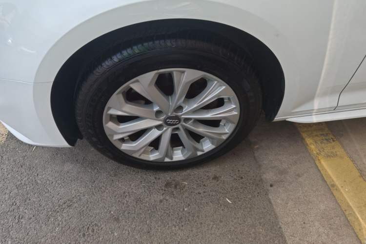 Used Audi A4L 2019 40 TFSI Ambition Version China V