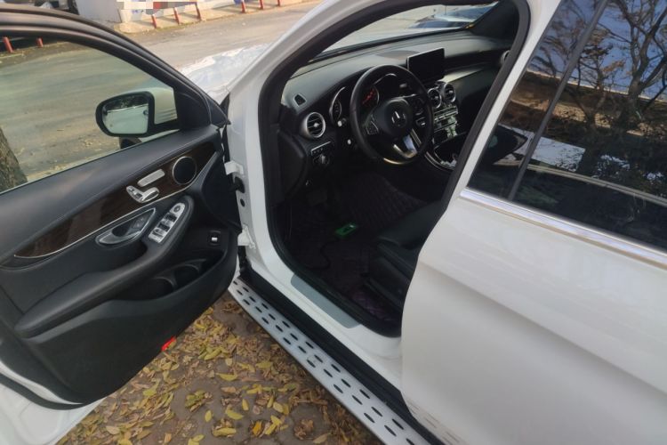 Used Mercedes-Benz GLC 2018 Facelift GLC 260 4MATIC Luxury Edition
