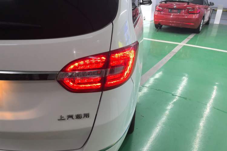 Used Buick GL8 2018 28T Luxury Model China VI Standard
