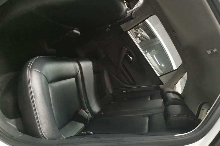 Used Volkswagen Polo 2016 1.6L Automatic Comfort Model
