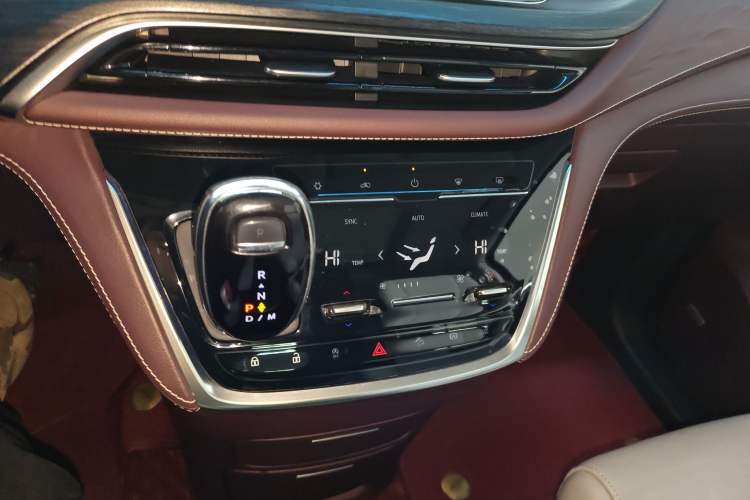 Used Buick GL8 2022 Avenir Aivia 7-Seater Deluxe Edition
