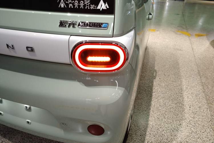 Used Wuling Hongguang MINIEV 2024 3rd Generation 215km Advanced Version
