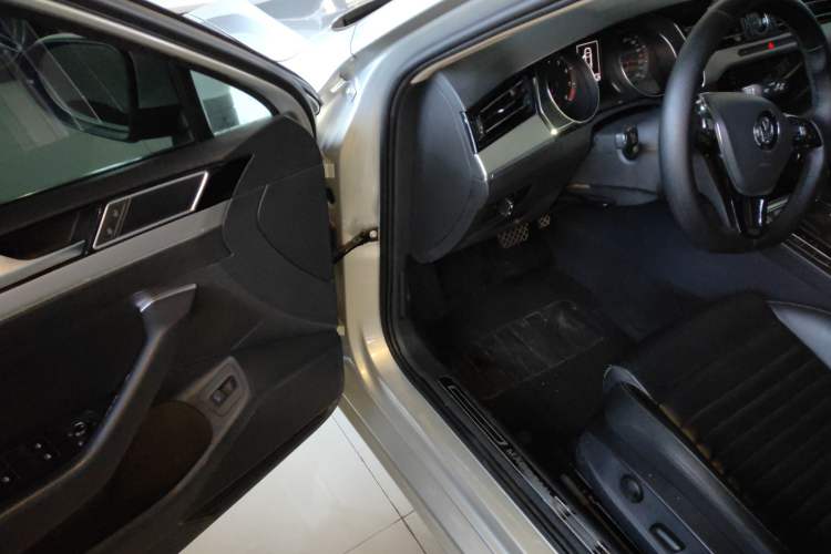 Used Volkswagen Magotan 2019 330TSI DSG Leading Edition China V Standard
