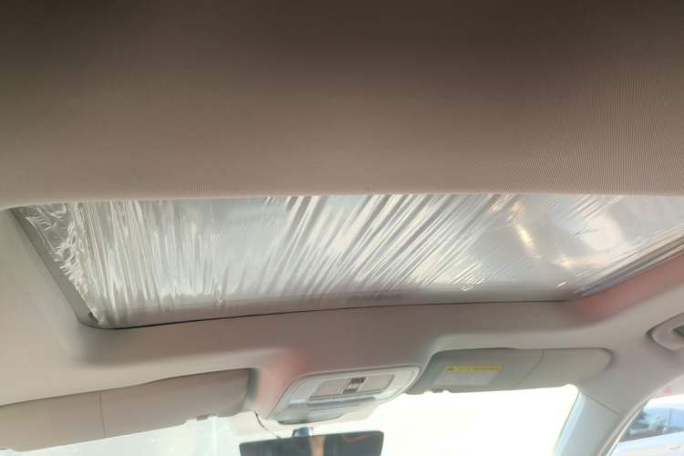 Used Roewe i5 2021 1.5L CVT Platinum Edition
