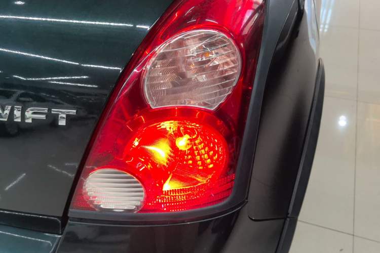 Used Suzuki Swift 2016 1.5L Automatic Fashionable Coolplay Edition
