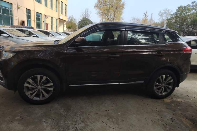 Used Geely Auto Emgrand X7 Sport 2016 2.0L Manual Smart Connect Version