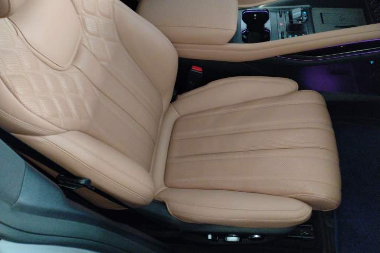 Used BYD Song L EV 2025 662 km Advanced Intelligent Driving Version
