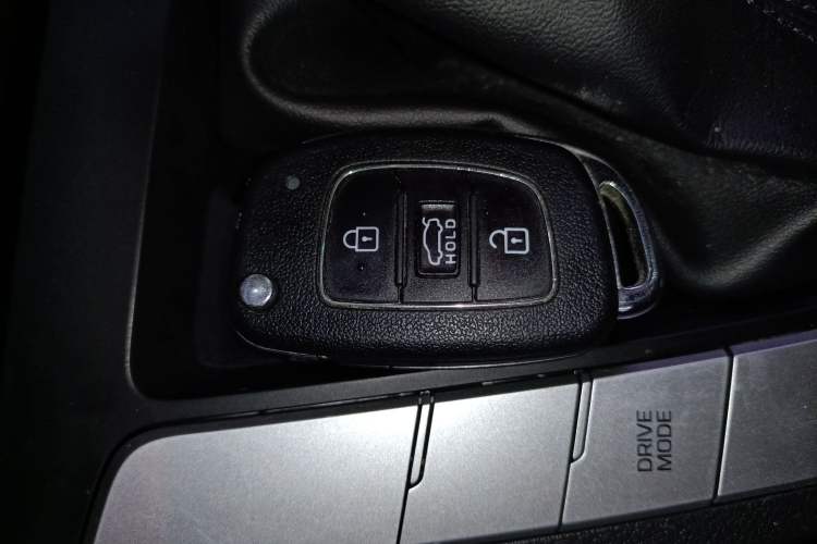 Used Hyundai Elantra 2016 1.6L Automatic ZhiXuan – Elite Version