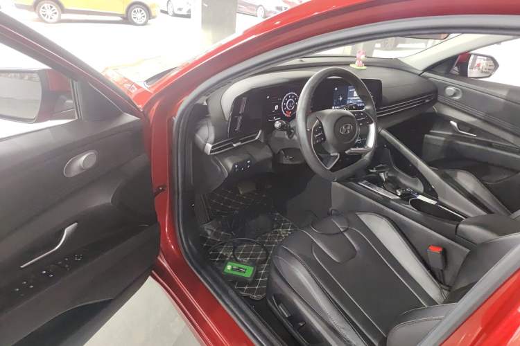 Used Hyundai Elantra 2021 1.5L CVT LUX Prestige Edition