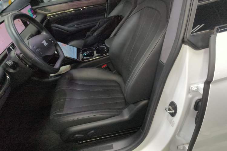 Used  L7 2022 Dynamic Model
