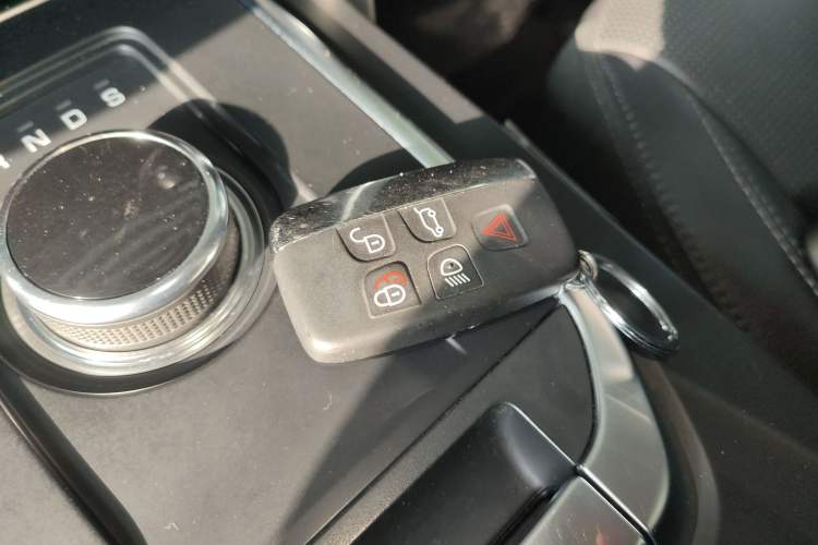 Used Land Rover Discovery Sport 2019 240 PS SE Version China VI Standard