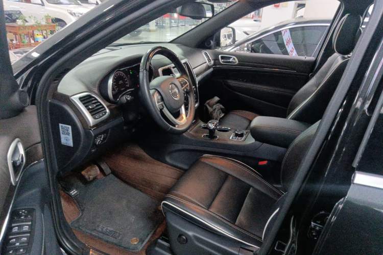 Used  Grand Cherokee 2015 3.6L Luxury Navigation Edition