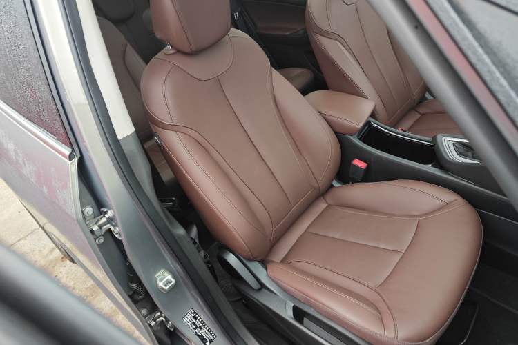 Used Buick GL6 2019 18T 6-Seater Connected Luxury Version China VI Standard
