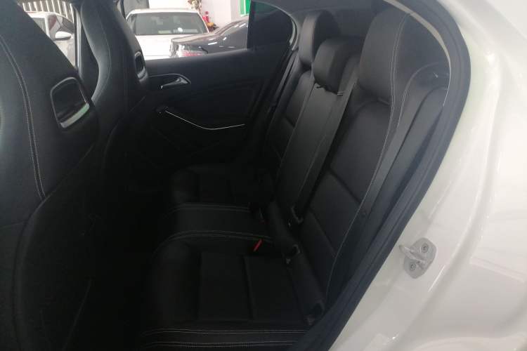 Used Mercedes-Benz GLA 2015 GLA 220 4MATIC Fashion Model