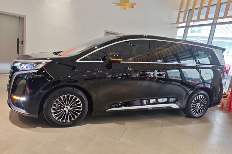 Used Denza D9 2024 DM-i 1050 Luxury Model