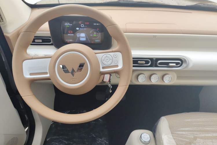 Used Wuling Hongguang MINIEV 2024 3rd Generation 215km Youth Edition
