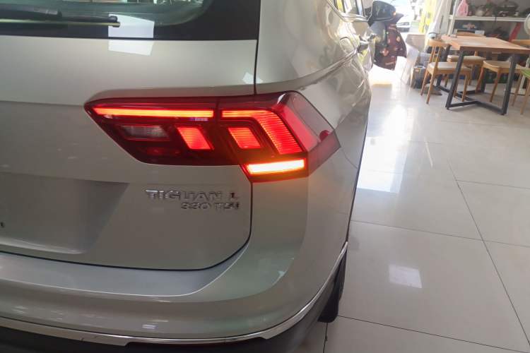 Used Volkswagen Tiguan L 2017 330TSI Automatic Two-Wheel Drive Luxury Edition