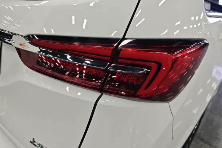 Used Buick GL8 2022 Land Business Class 652T Luxury Model
