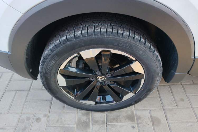 Used Volkswagen Tacqua 2021 200TSI DSG JoyConnect Edition