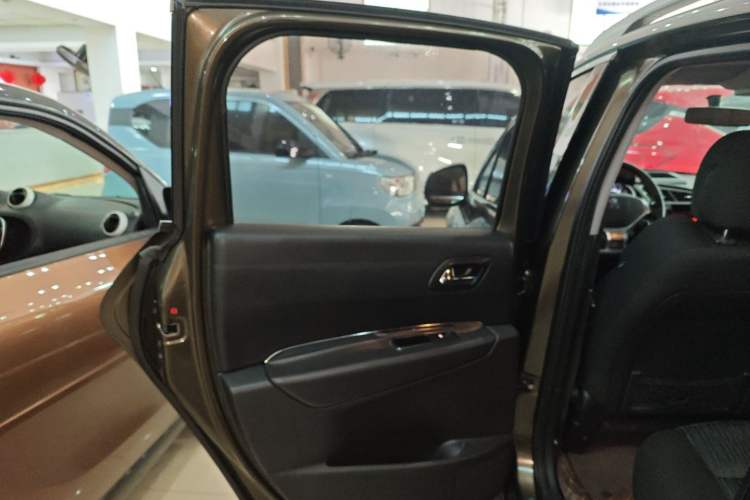 Used Peugeot 3008 2015 2.0L Automatic Classic Edition
