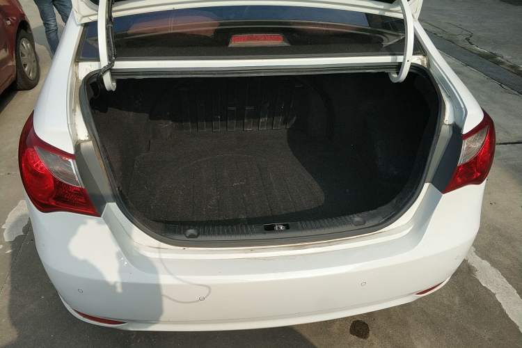 Used Hyundai Celesta 2015 1.6L Automatic Comfort Model
