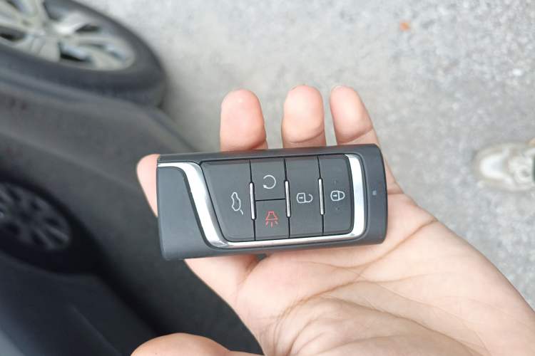 Used GAC Trumpchi GS7 2017 320T Two-Wheel-Drive Luxury Smart Connectivity Model
