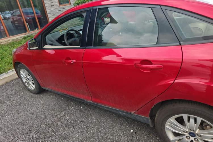 Used Ford Focus 2012 Sedan 1.6L Automatic Comfort Model
