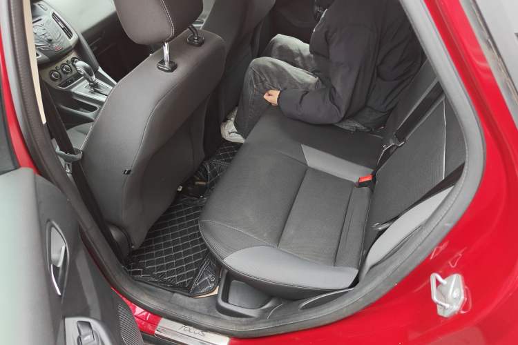 Used Ford Focus 2012 Hatchback 1.6L Automatic Comfort Model
