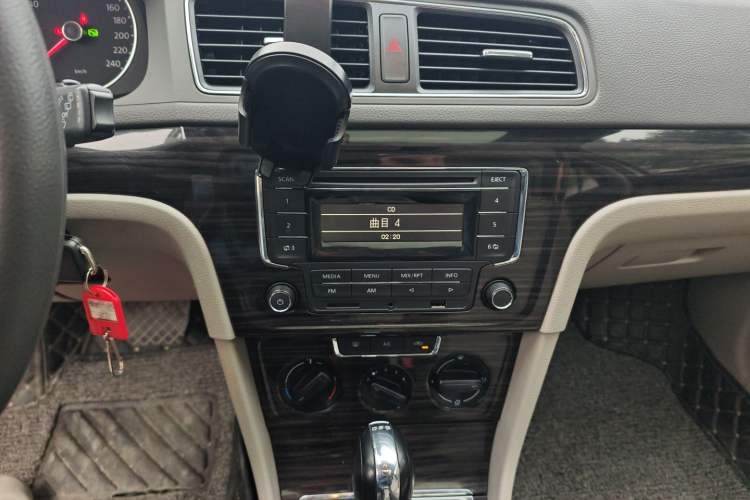 Used Volkswagen Gran Lavida 2013 1.4 TSI Automatic Comfort Model
