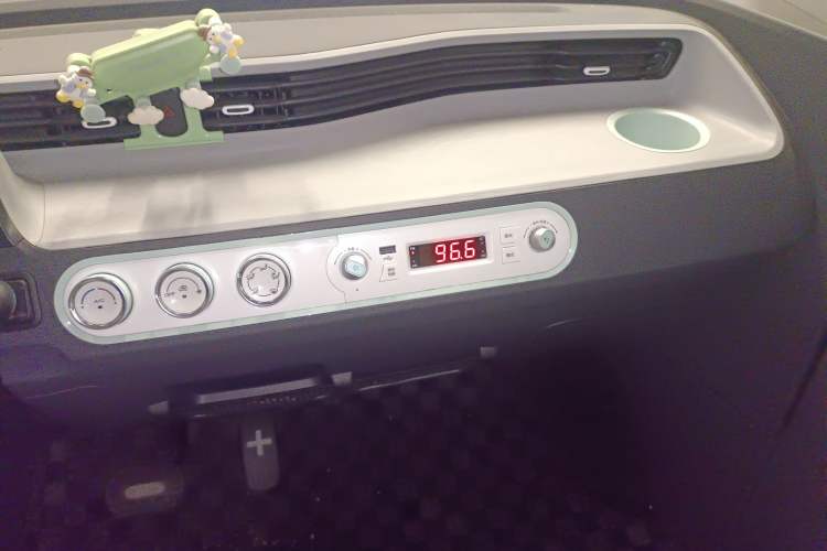 Used Wuling Hongguang MINIEV 2022 Macaron Premium Model – Lithium Iron Phosphate
