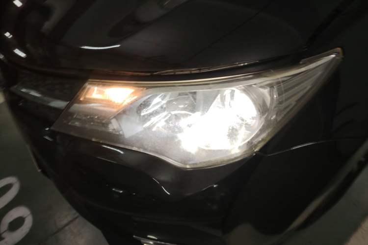 Used Toyota RAV4 2015 2.0L CVT Two-Wheel Drive Fashion Edition
