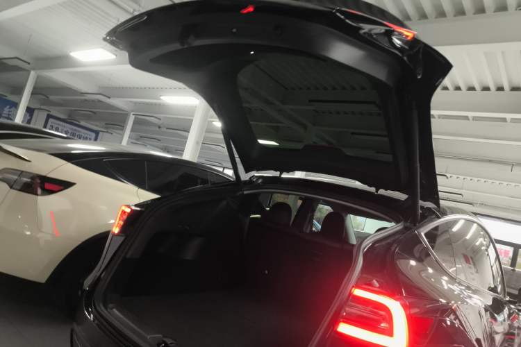 Used Tesla Model Y 2022 Rear-Wheel-Drive Version