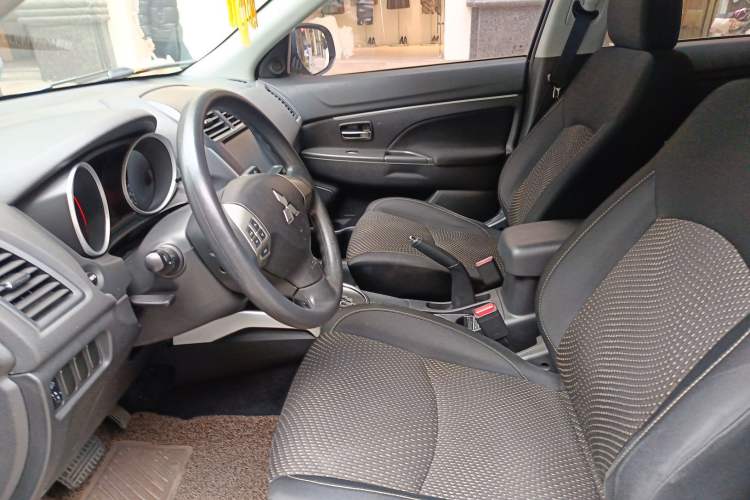 Used Mitsubishi ASX 2015 2.0L CVT Silk Road Commemorative Edition
