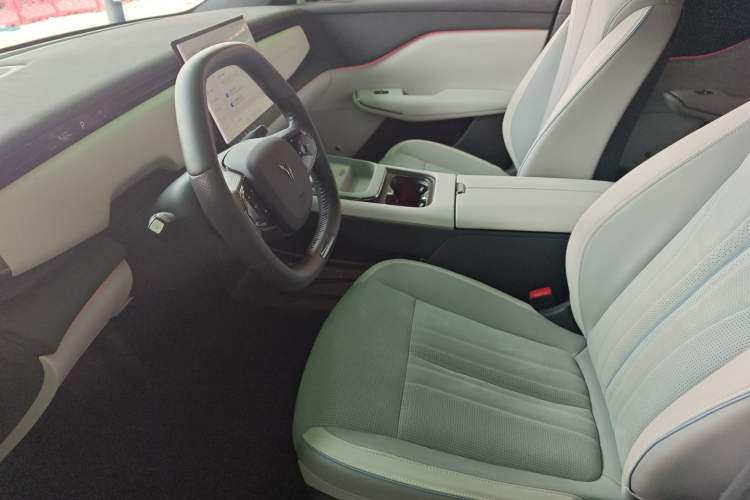 Used VOYAH COURAGE 2024 Long-Range Supercharge Edition