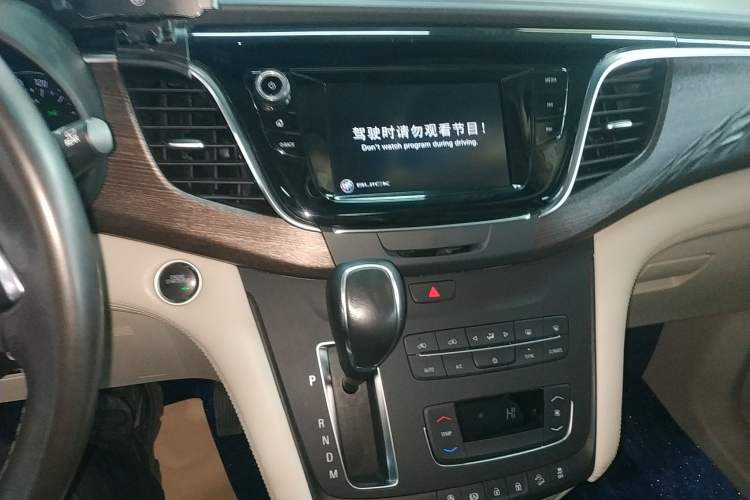 Used Buick GL8 2017 ES 28T Comfort Model China V Standard
