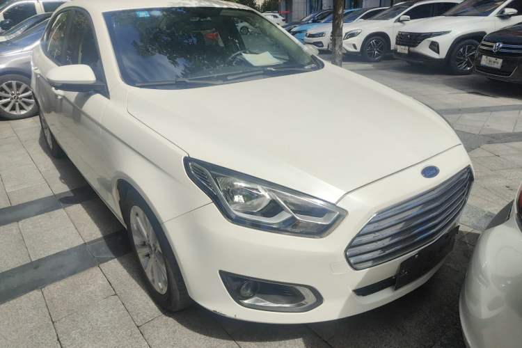 Used Ford Escort 2015 1.5L Manual Fashion Edition
