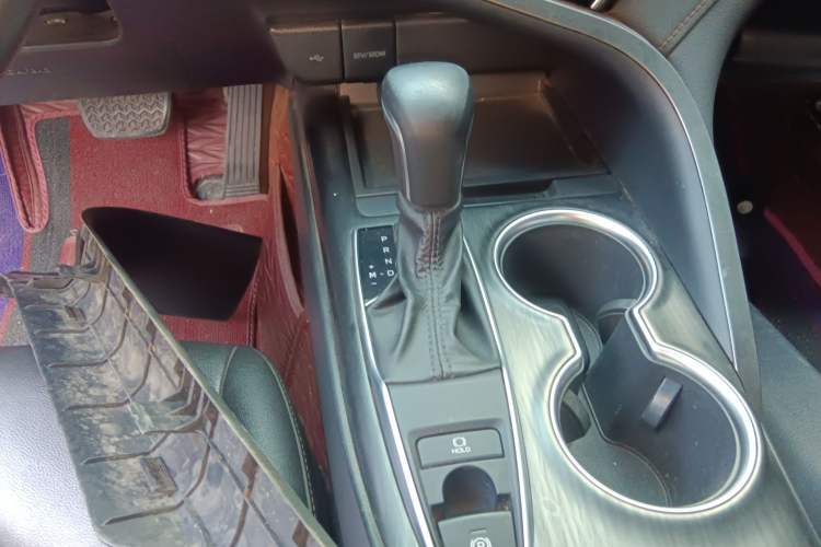 Used Toyota Camry 2021 2.0G Luxury Edition
