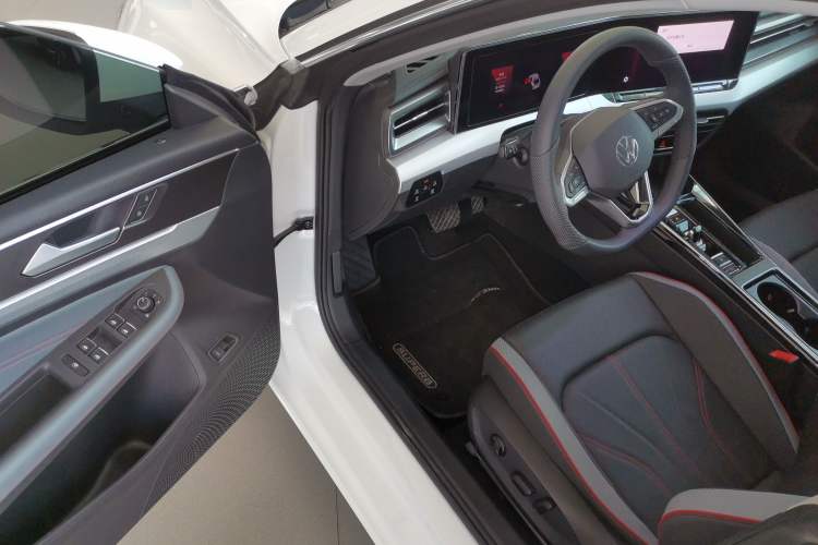 Used Volkswagen Lamando 2025 Lavida L 280TSI DSG Cool & Spicy Edition
