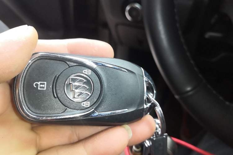 Used Buick GL6 2021 323T Mild Hybrid Connect Prestige Model
